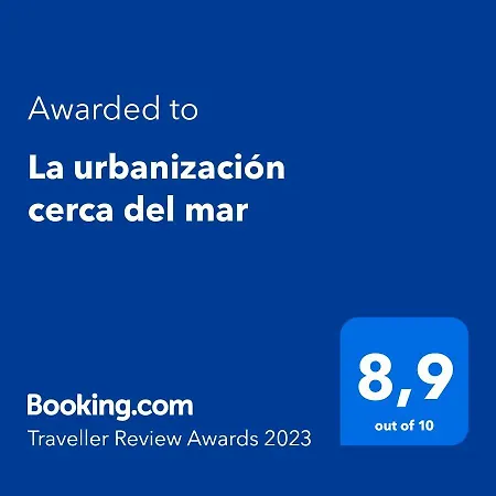 La Urbanizacion Cerca Del Mar *